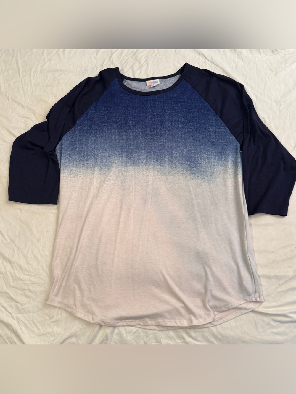 Women's Ombre Navy to White Raglan Tee Lularoe 3/4 sleeve